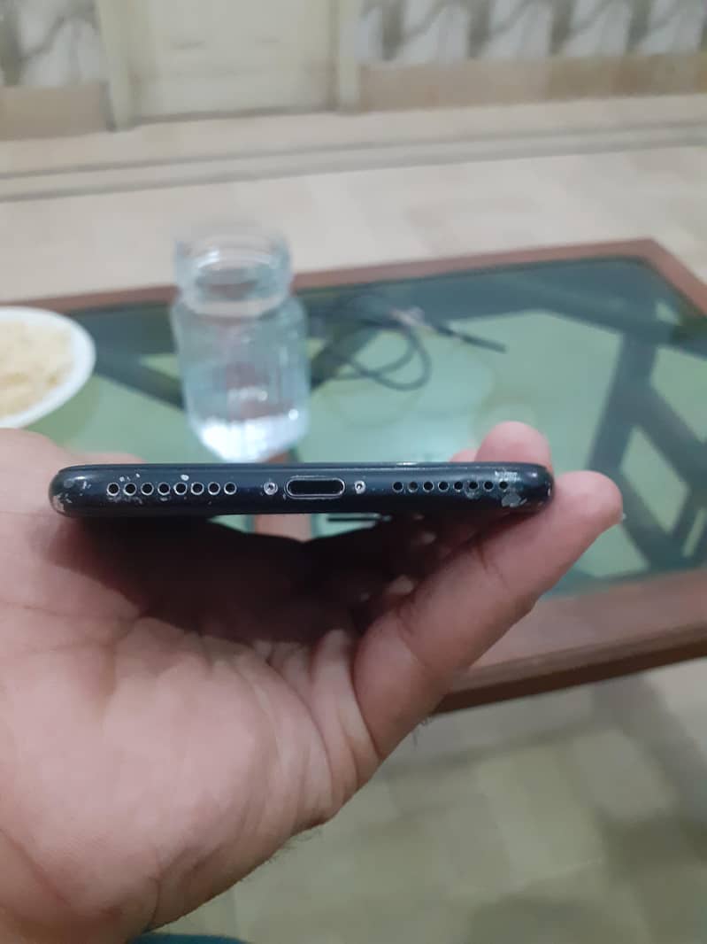 Apple iPhone 7 Plus 5