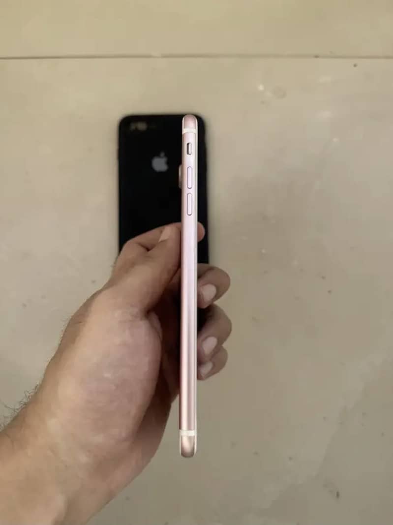 Apple iPhone 7 Plus 2
