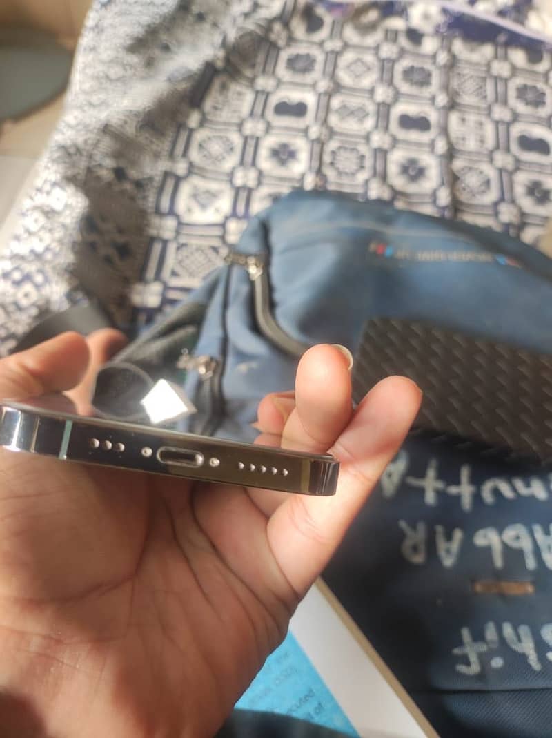 Apple iPhone 13 Pro 2
