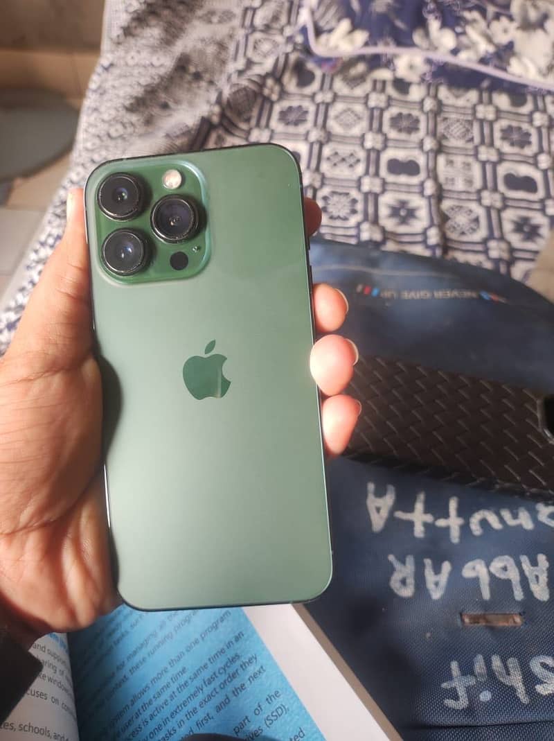 Apple iPhone 13 Pro 4