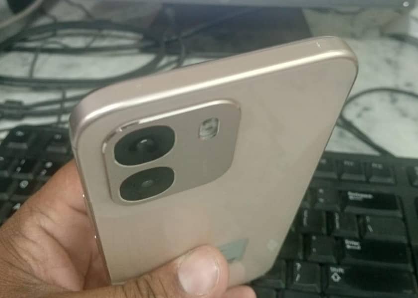 Oppo A6 1