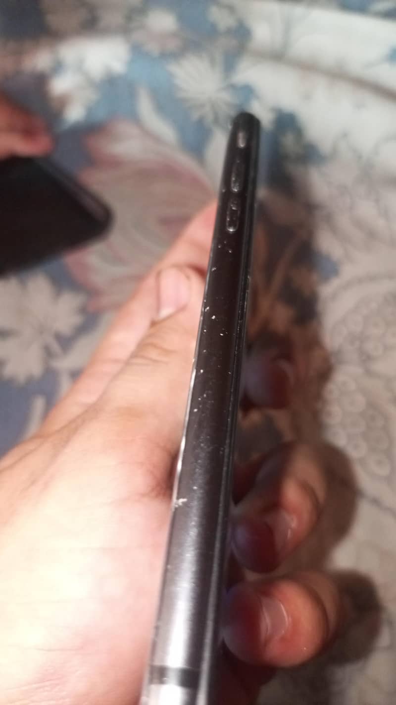 Apple iPhone 8 3