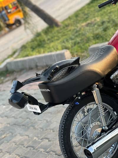 HONDA 125 A+ QUILTY BRACKET AVAILABLE