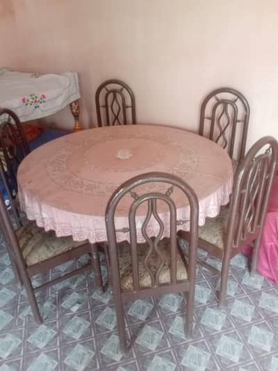 Dinning table with 6 chair urgent sale old mettrial
