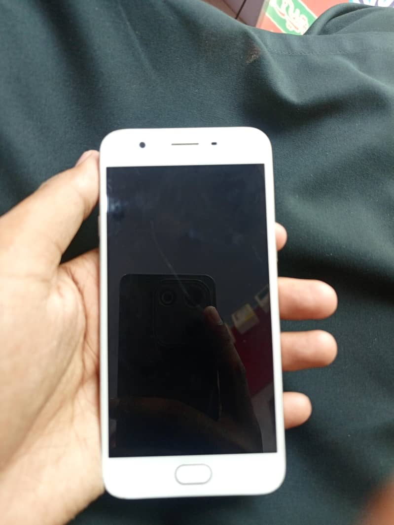 OPPO A57 1