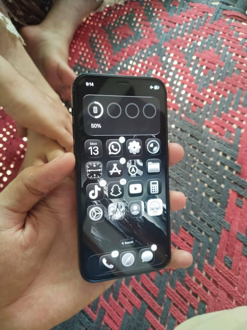 Apple iPhone 12 1