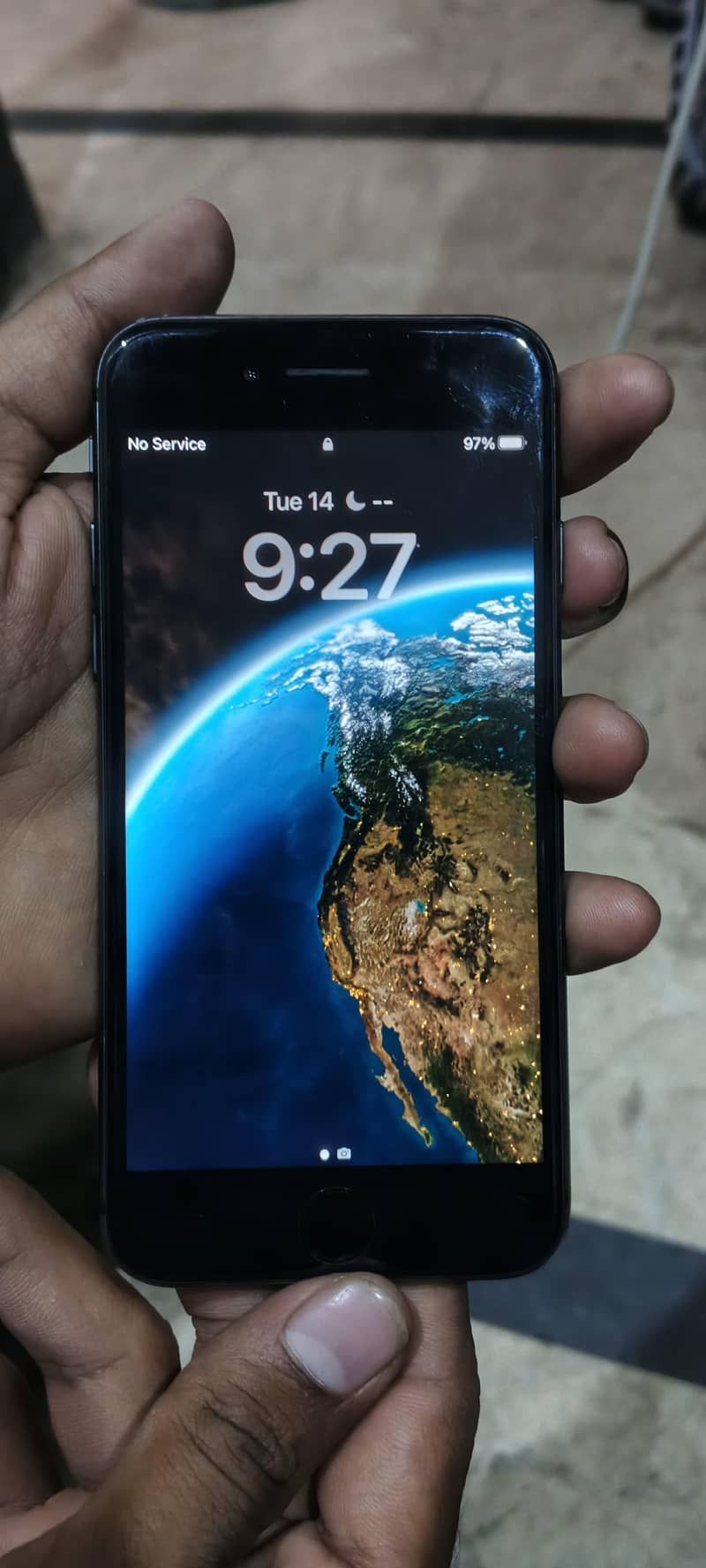 Apple iPhone 8 1