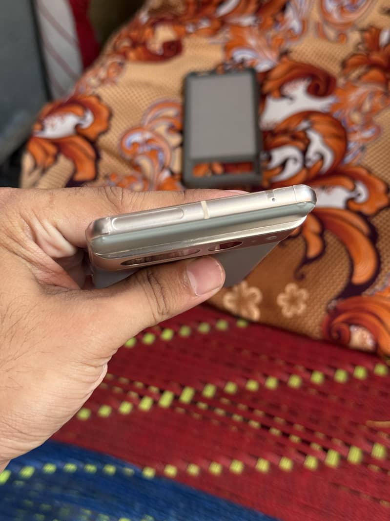 Google Pixel 7 Pro 6