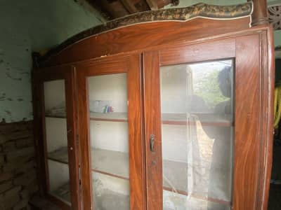 3 cabins and 3 draws best wooden use normal use