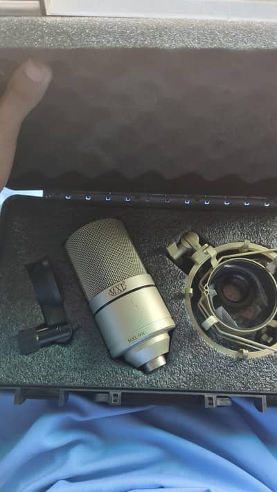 MXL 990 Microphone