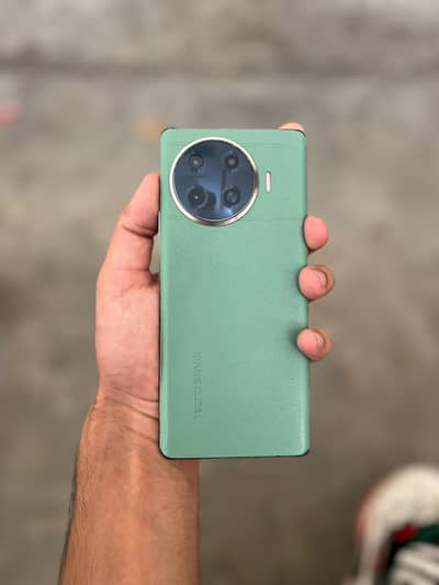 TECNO SPARK 20 PRO PLUS