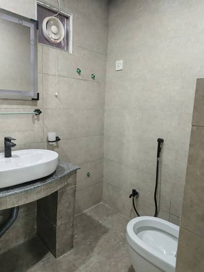 A Spacious Prime Location 495 Square Feet Flat In Peshawar Road