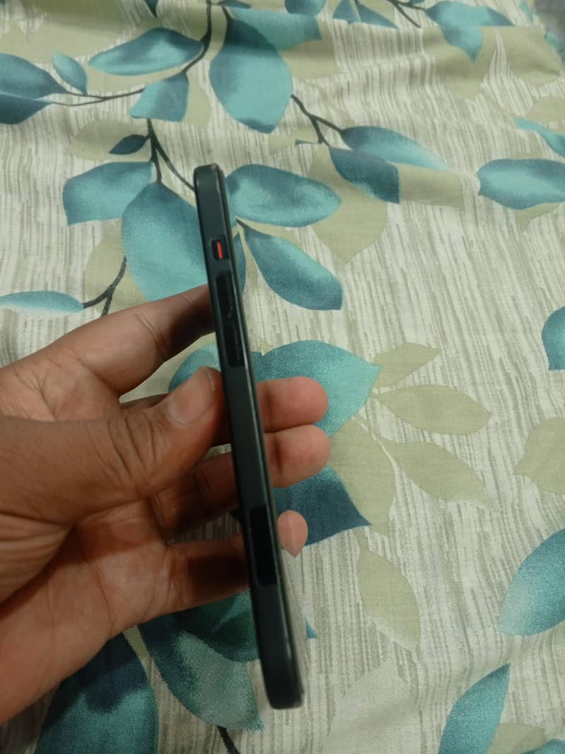 Apple iPhone 15 3