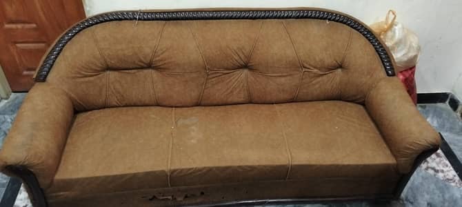3 seeter sofa for sale in taxila
