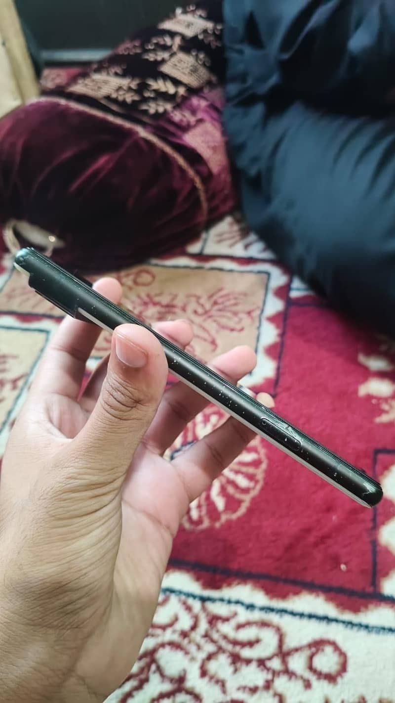 Google Pixel 6 4