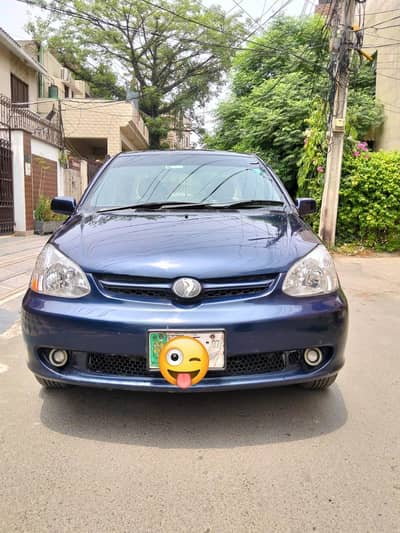 Toyota Platz 2002