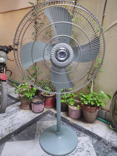 GFC Pedistal Fan AC