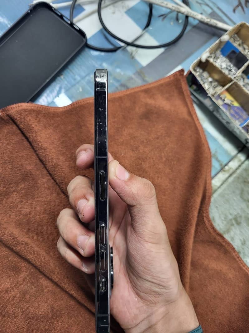 Apple iPhone 12 Pro Max 2