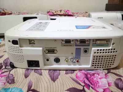 projector for sale good condition