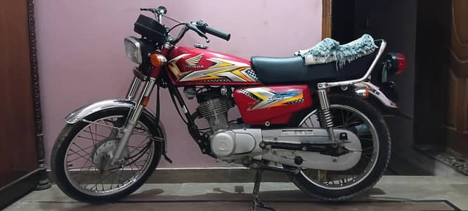 honda 125 2025 month of January condition 10/10 Golden number