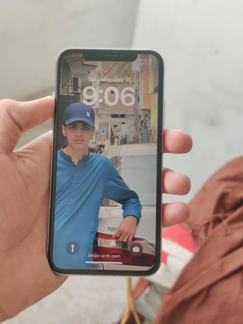 Apple iPhone X 3