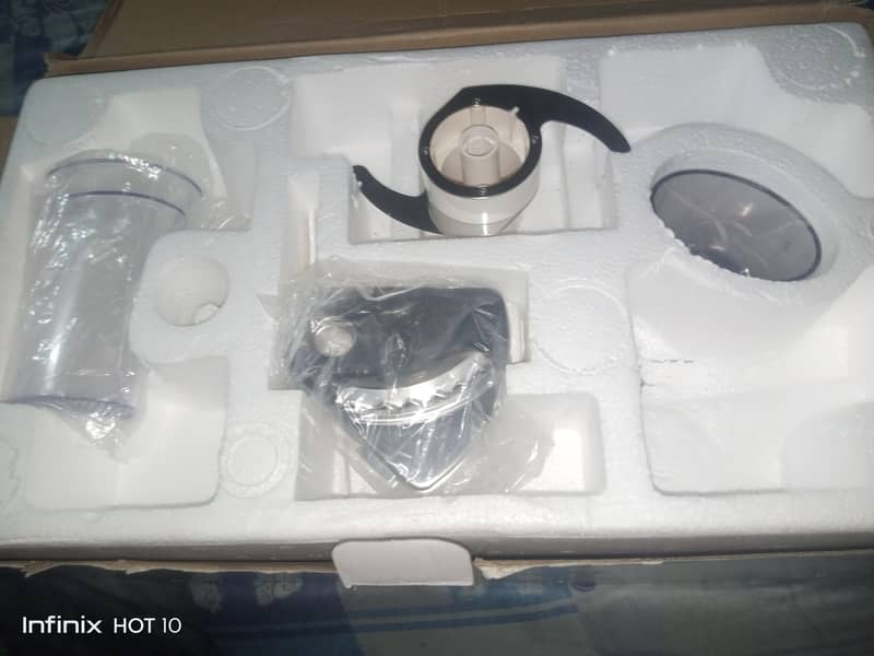 Dawlance Fridge & 5 in 1 Choper 8
