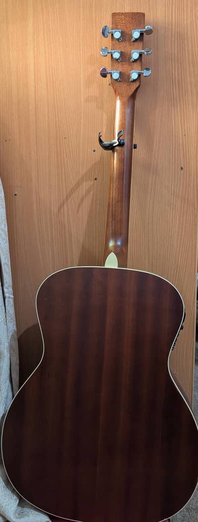 Martin & Co. (American) Original Acoustic Guitar – Excellent Condition