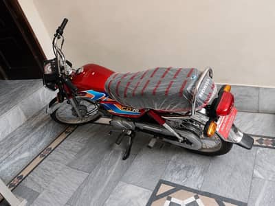 HONDA CD70 NEW 10/10 CONDITION