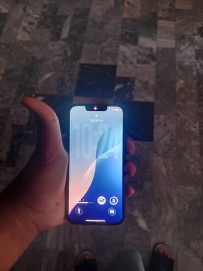 Apple iPhone 13