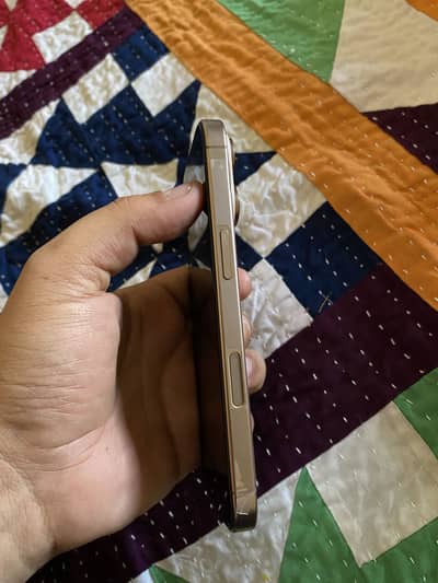 Apple iPhone 16 Pro