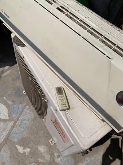 Dawlance AC 1 ton used with remote
