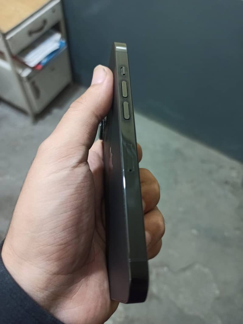 iPhone 14 Pro pta 1