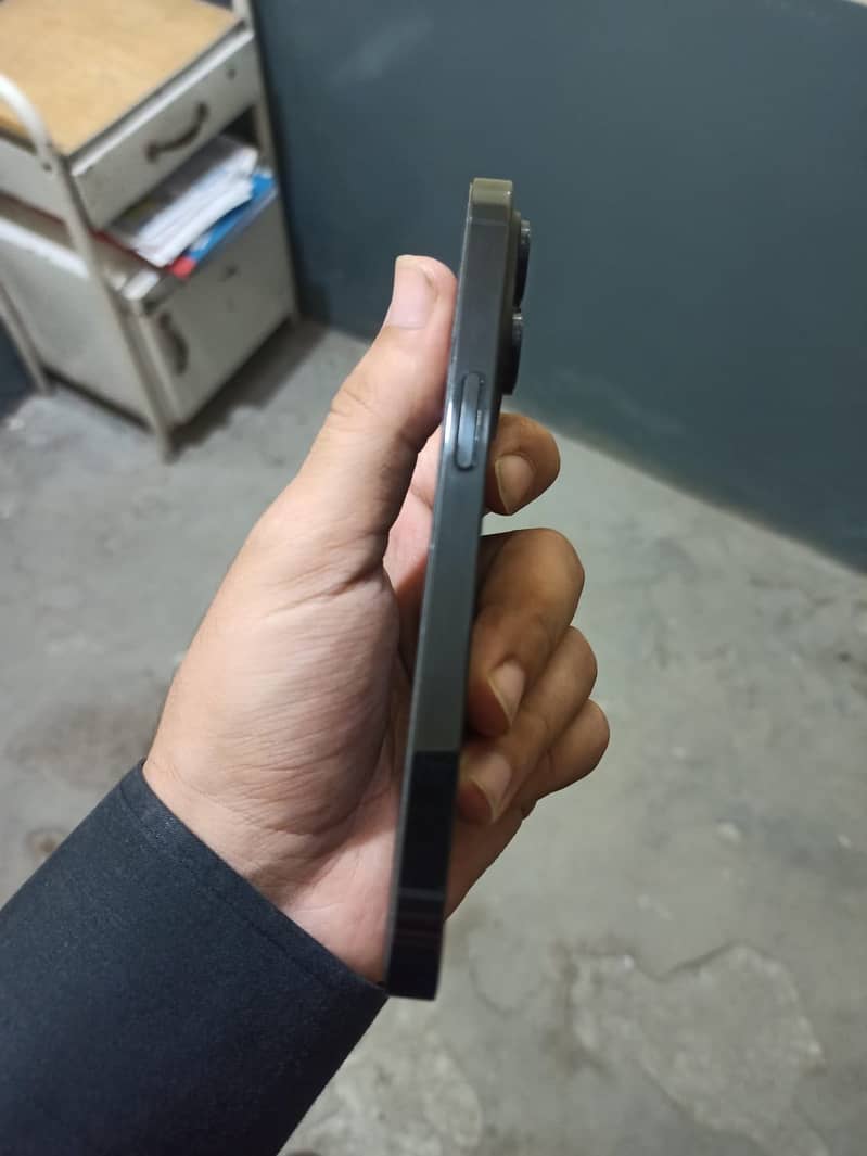 iPhone 14 Pro pta 4