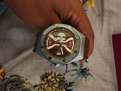 big dial watch 10,9