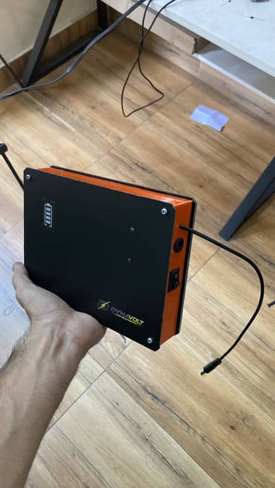 Wifi router/ CCTV automatic ups fast switching