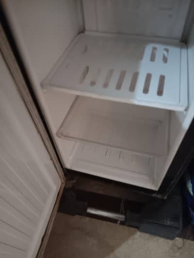 PEL dispenser with fridge in black