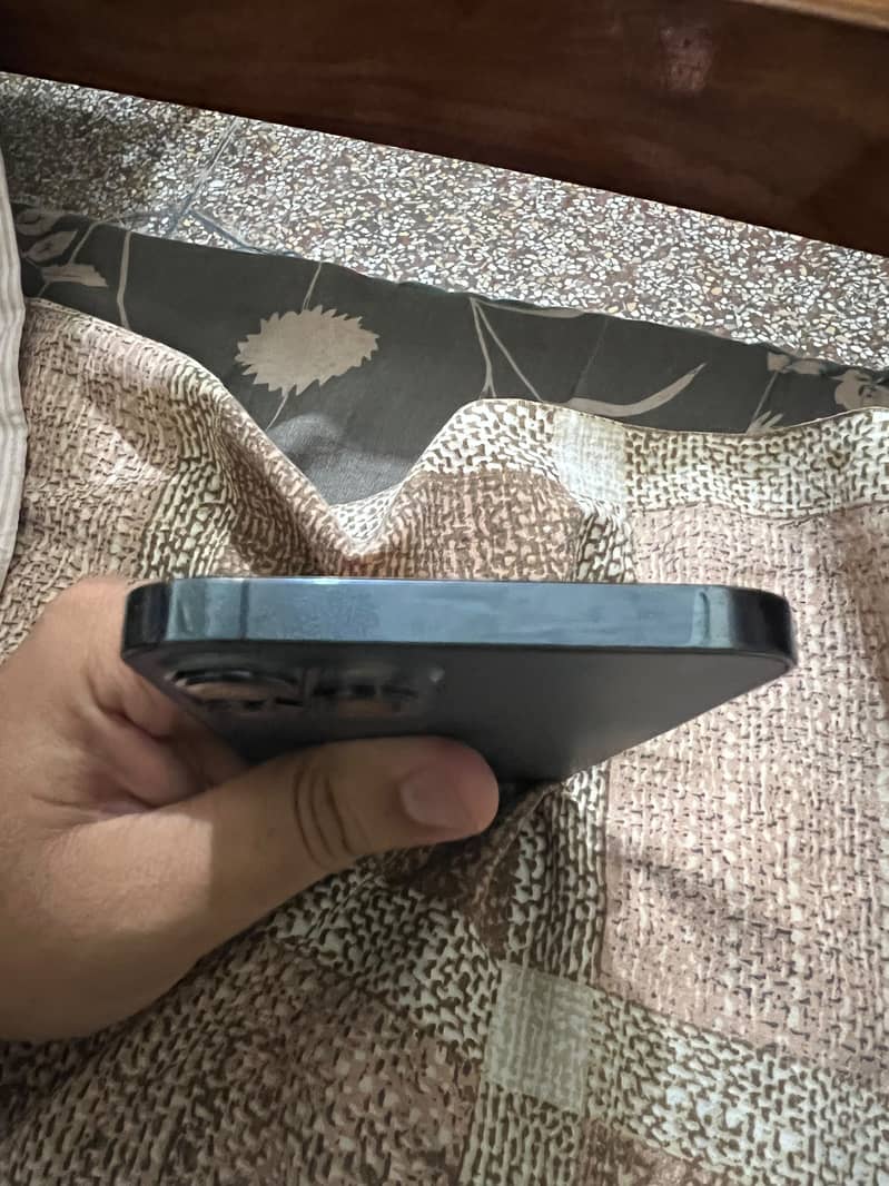 Apple iPhone 12 2