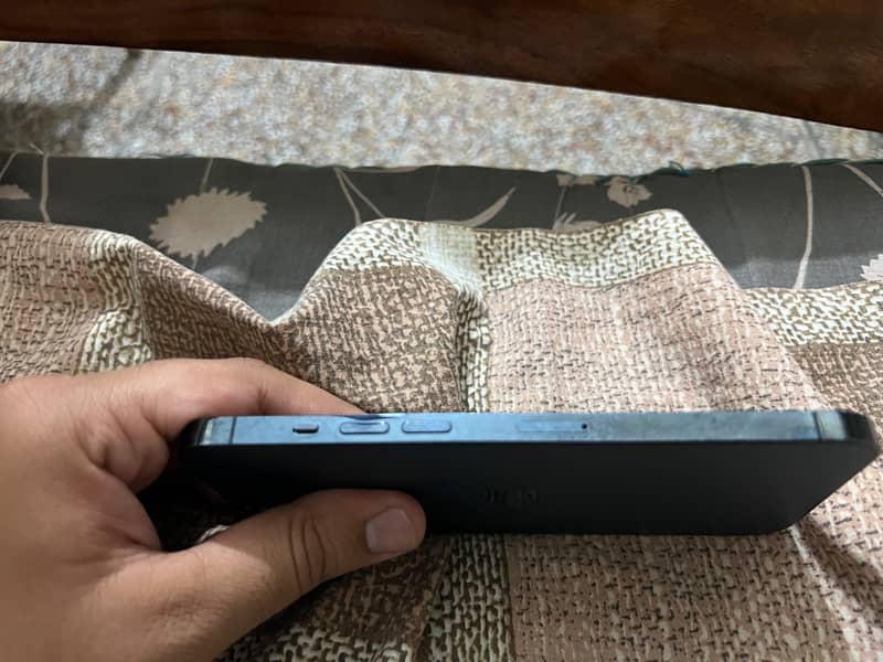 Apple iPhone 12 3