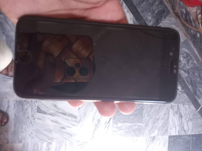 Apple iPhone 8 1