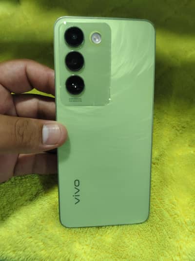 Vivo Y100