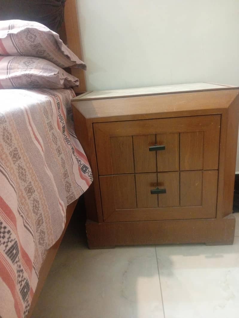 bed dressing side table (without mattress) 2