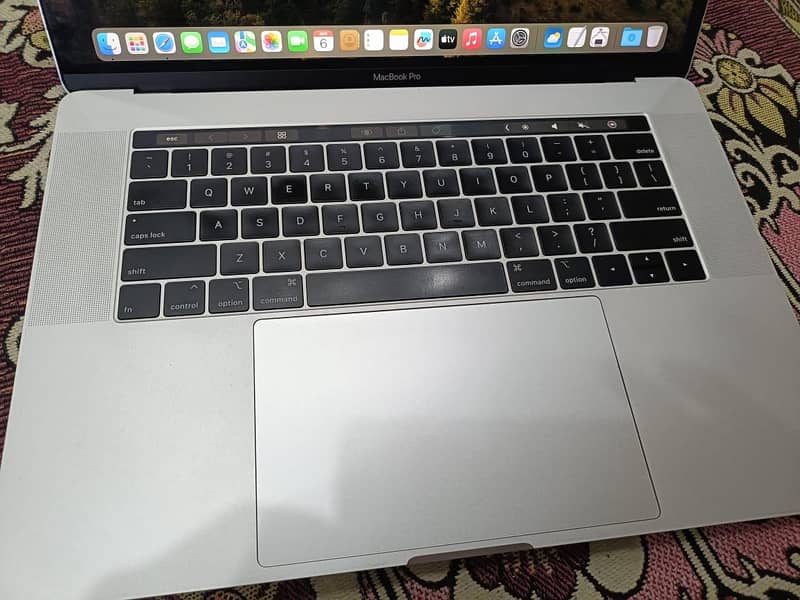 Apple MacBook Pro 2019 | Excellent Condition | Original Charger 2