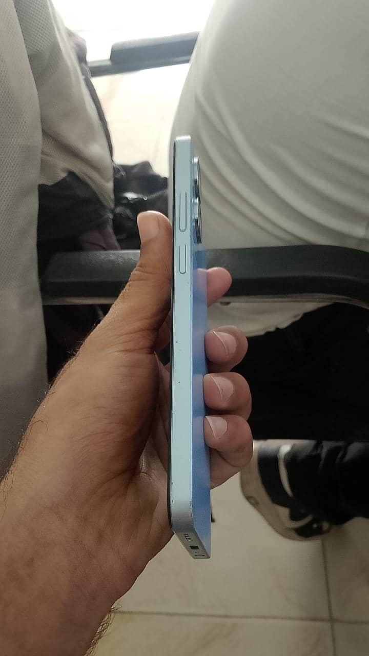 Realme Note 60 4