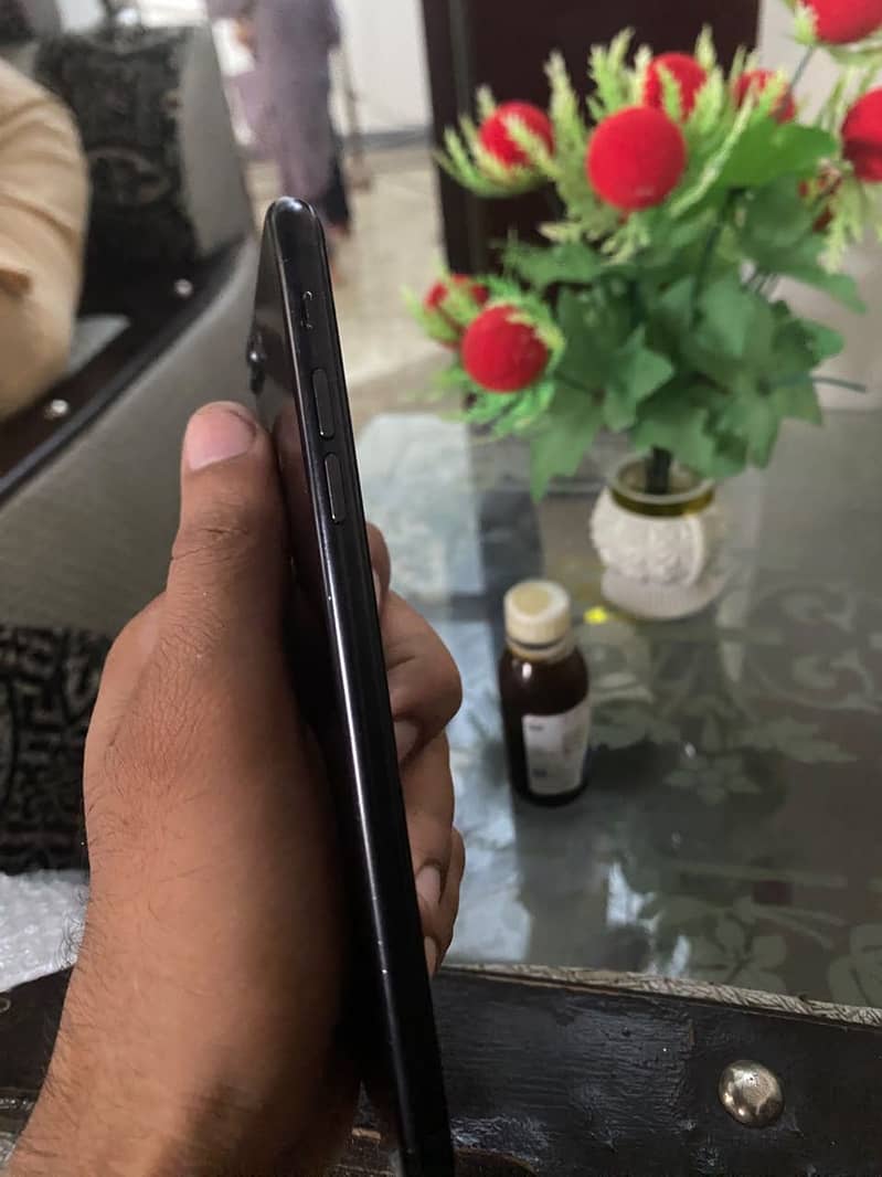 Apple iPhone 7 Plus 1