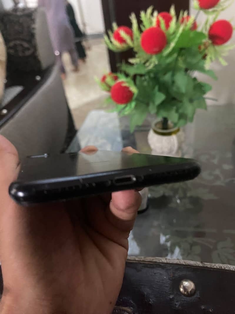 Apple iPhone 7 Plus 2