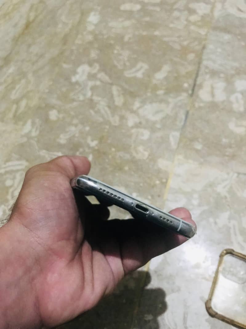 Apple iPhone 7 Plus 6