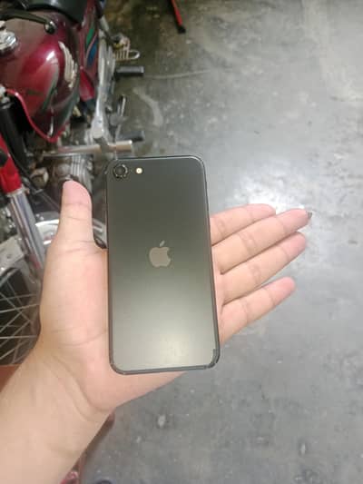 Apple iPhone SE
