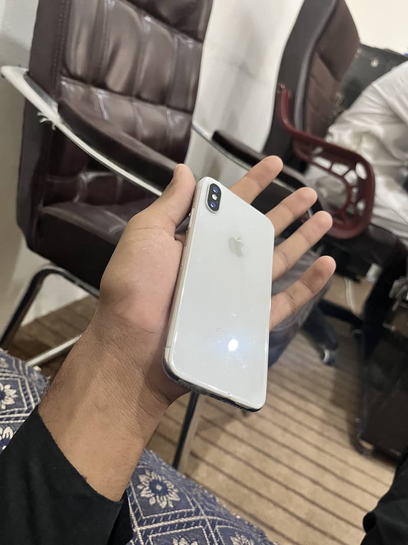 Apple iPhone X 6