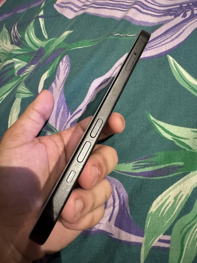 Apple iPhone 15 6