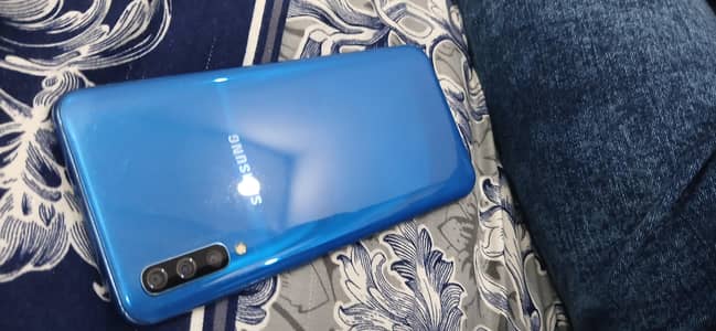 Samsung Mobile A50